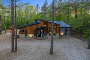 Brand NEW! Modern Luxury Family Cabin on a flowing creek in Broken Bow!